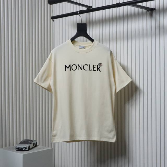 Moncler classic flocked letter logo printed short sleeves are made of 32S double