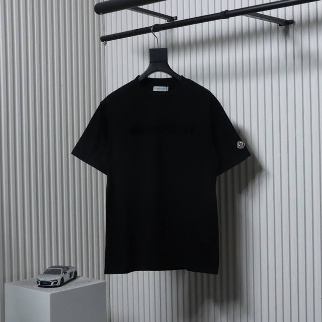 Moncler flocked letter print short sleeves are made of 32S double yarn plain wea
