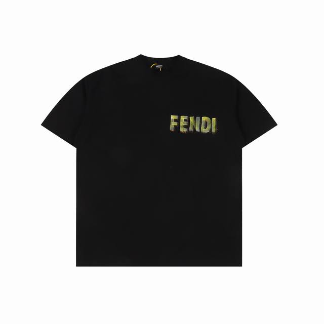 Fendi Fendi hand-painted letter graffiti print short-sleeved T-shirt . The fabri