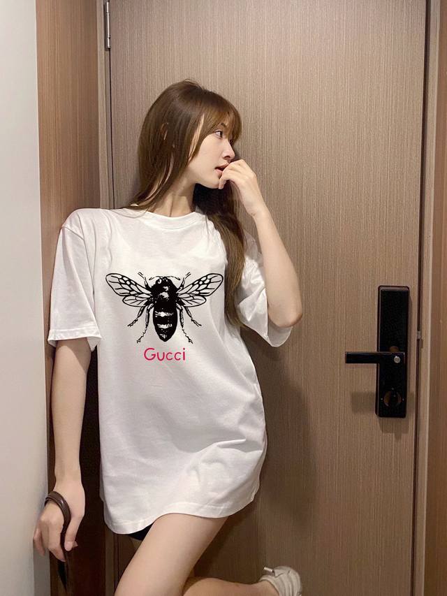 Gucci insect letter short-sleeved top