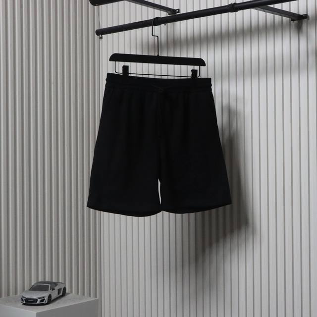 Loewe embroidered logo shorts The fabric is made of 360g brushed fabric, which i