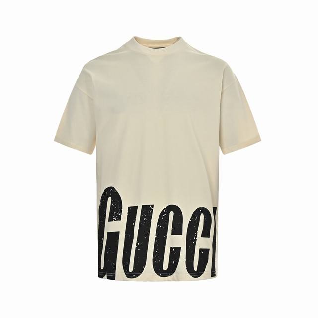 Gucci & Balenciaga Short-sleeved shirt with mottled letter print on the hem is f