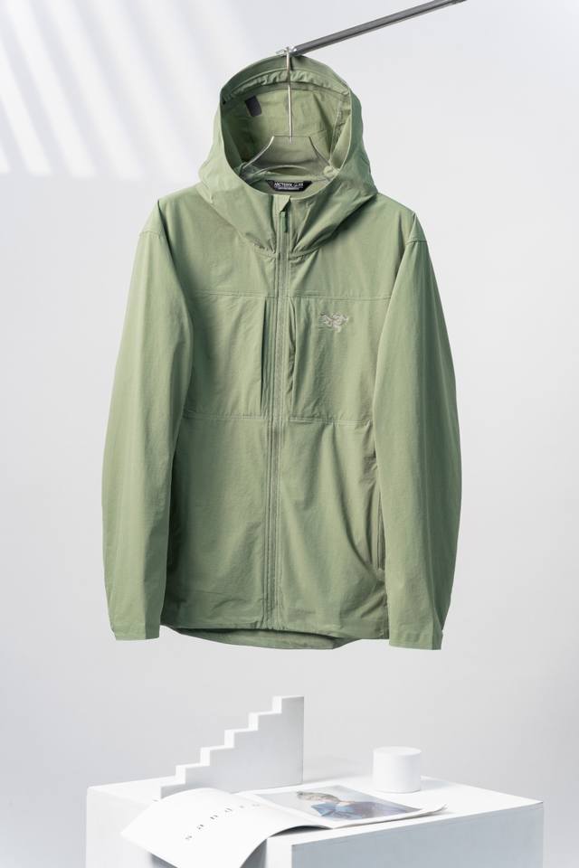 Arc'teryx I Gamma Softshell Lightweight Breathable Hooded Jacket A high-performa