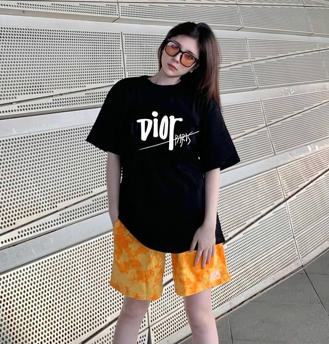 New arrival! Dior's new summer round neck short sleeve T-shirt! Same style for m