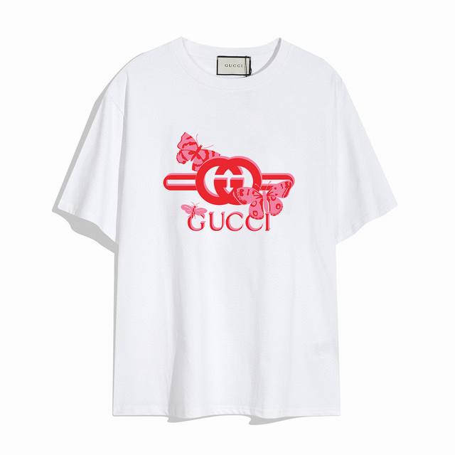 Gucci's new short-sleeved T-shirt, simple design looks very generous! The cut is