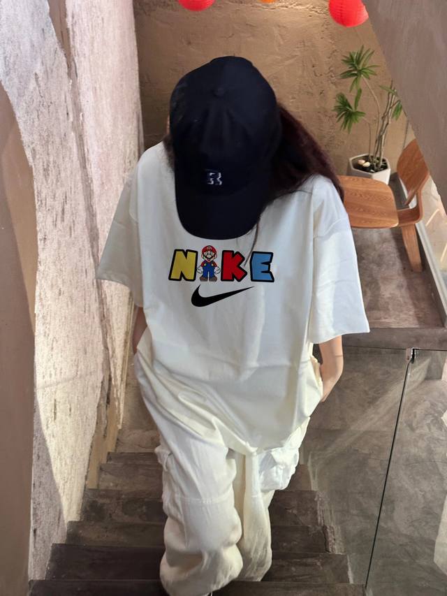 New arrival! Elements collide, unique mood! Classic Nike iconic Logo Tee! High-d