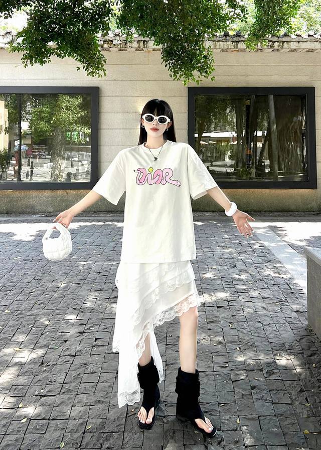 Dior's new printed short-sleeved shirt is the same for both men and women! The p