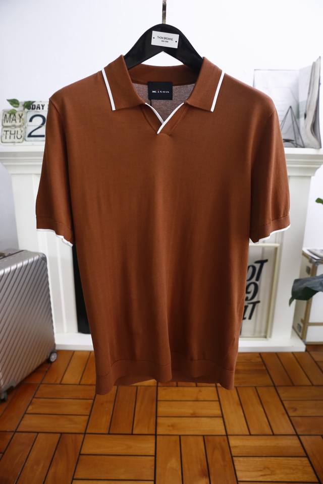 Kiton. 2025 Summer new men's knitted short sleeves with fashionable and exquisit