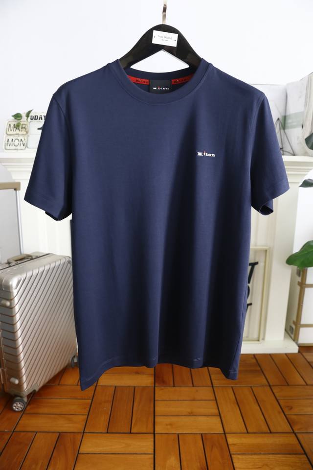 Kiton 2025 summer new men's short-sleeved fashionable classic round neck design!