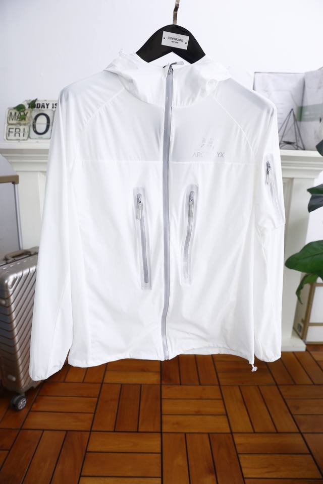 Arc'teryx. 25 New summer products! Fashionable original hooded sun protection cl