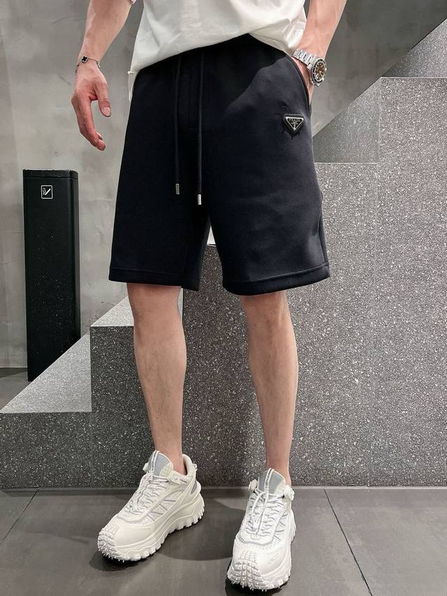 Prad 2025Ss trade channel product. Casual sports shorts are a classic style that