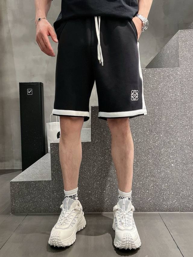 Loewe 2025Ss trade channel product. Casual sports shorts are a classic style tha
