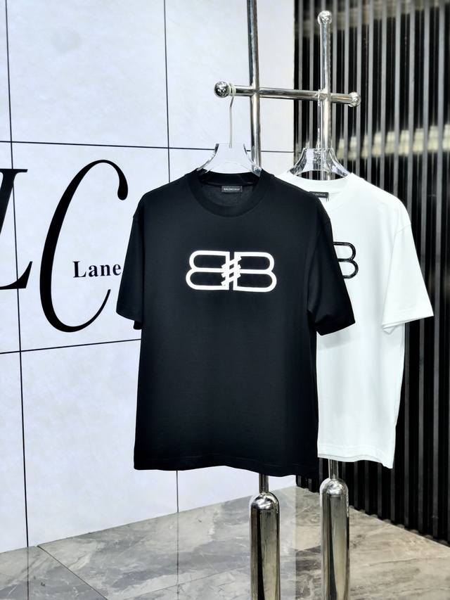 Balenciaga 2025 Spring and Summer new models are launched in the counter. The la