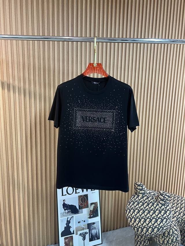 Versace 2025 Spring and Summer new models are launched in the counter. The lates