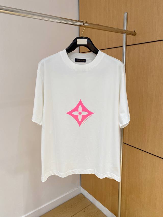 Lv 2025 latest short-sleeved T-shirt, top printed letter pattern logo on the che