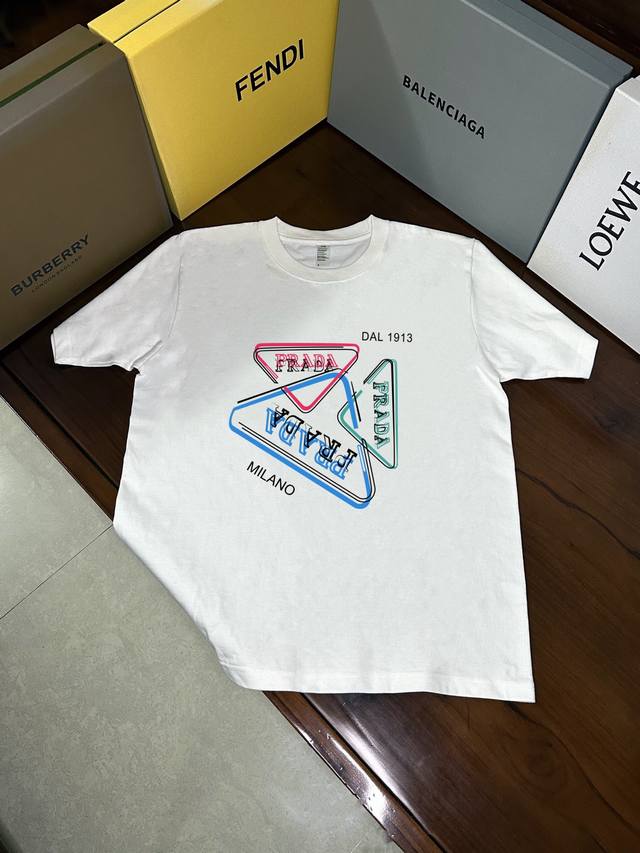 Prada 25Ss new short-sleeved T-shirt The fabric is made of high-weight fabric, w