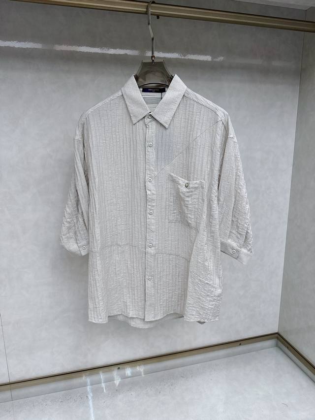Dior 2025Ss summer new pleated shirt, this fabric is comfortable to wear and can