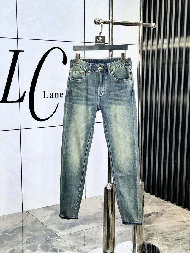 Lv. 2025 Spring and Summer high-end fashion, ultra-soft denim fabric, light-colo