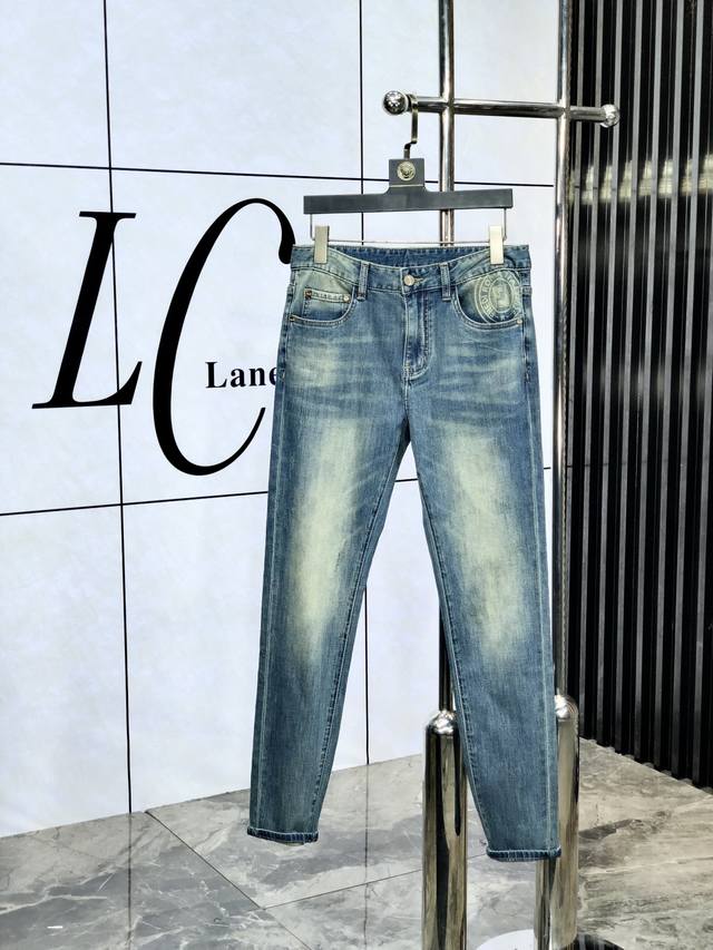 Fendi. 2025 spring and summer high-end fashion, ultra-soft denim fabric, light-c