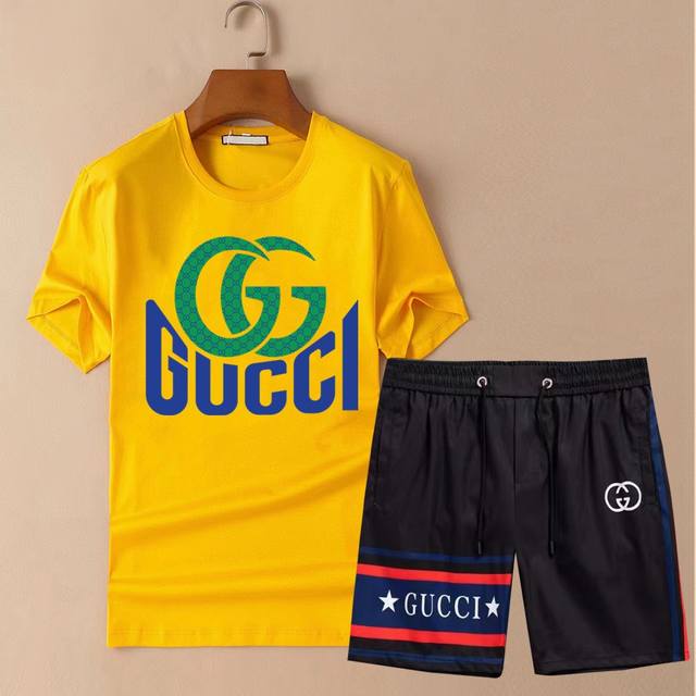 1816466FFF. Gucci's new spring short-sleeved suit is available at the counter at