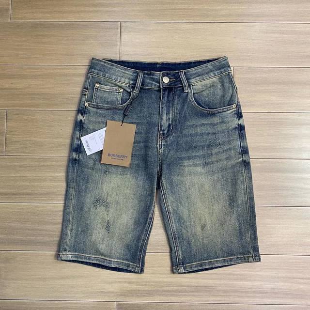Burberry denim shorts! Personality and fashion, practical and versatile, irresis
