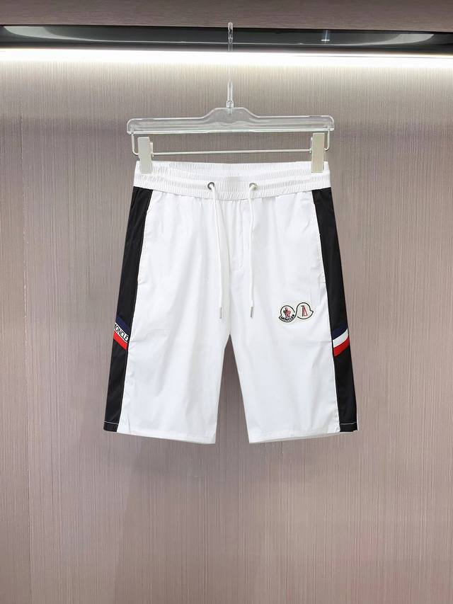 Moncler original couple 2500 spring and summer new shorts are available at the c