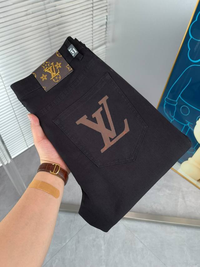 Lv New arrival 2620 New Year's hot new products are available at the counter. Th