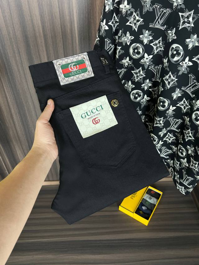 Gucci new arrival 2620 New Year's hot new products are available at the counter.