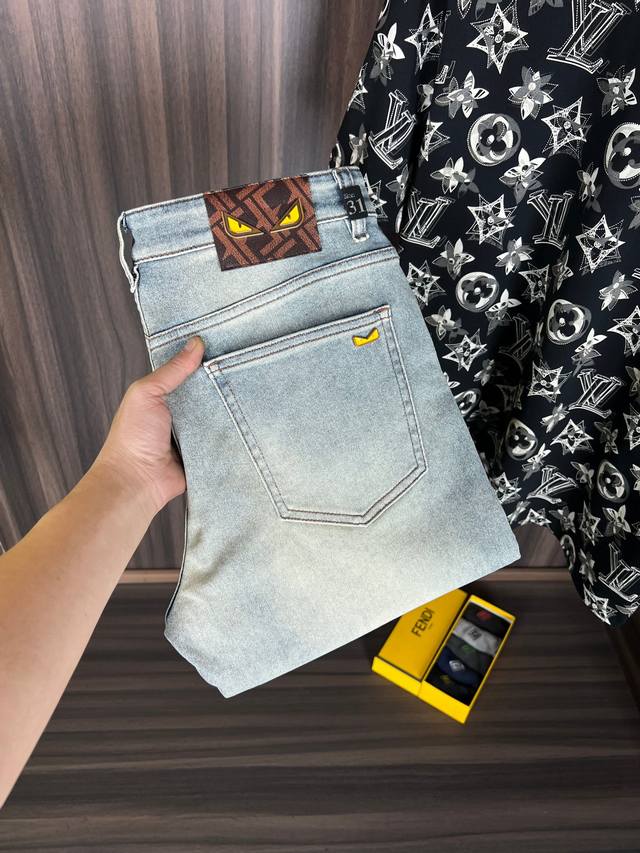 Fendi new style is coming 2620 New Year's hot new products are available at the