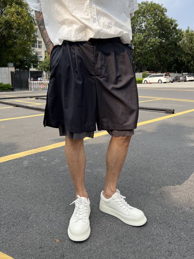 Sacai shorts "One hundred ways to love yourself, mine is Get a new look" Double-