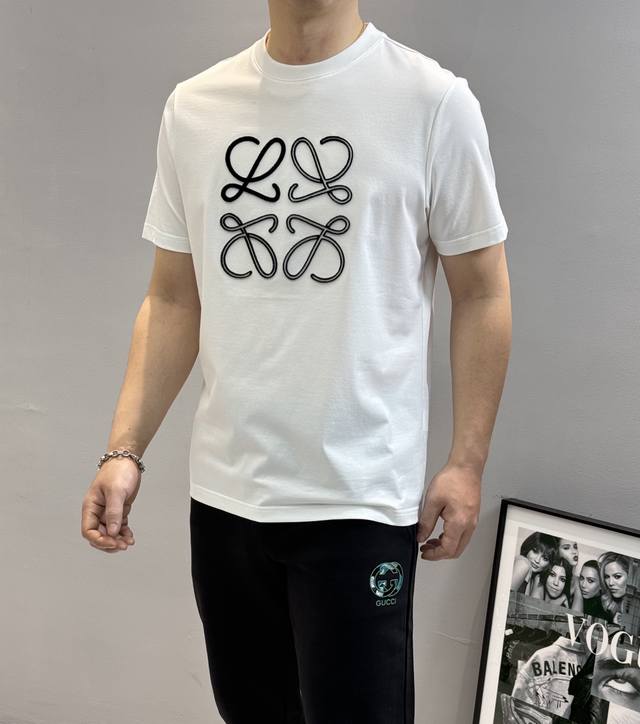 Loew*E 25S spring and summer round neck short sleeves. Really good-looking and v