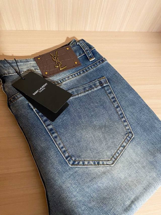 Ysl new jeans high-end denim fabric with beautiful color, slim fit, slightly ela