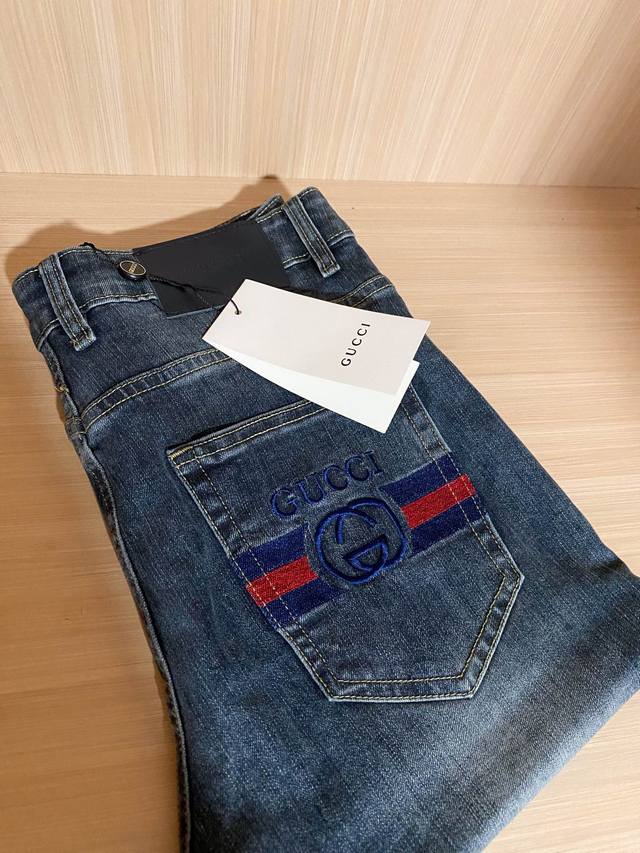 Gucci 2025Ss new jeans! Very high quality! The style and shape are too perfect,