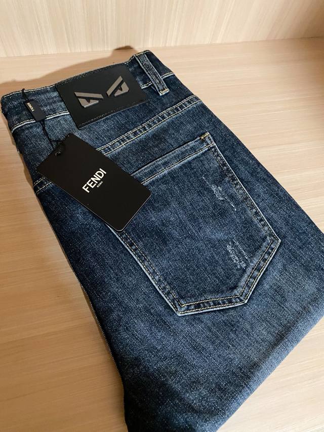 Fendi 2025 new spring and summer metal Ff jeans Customized 1:1 faded blue marble