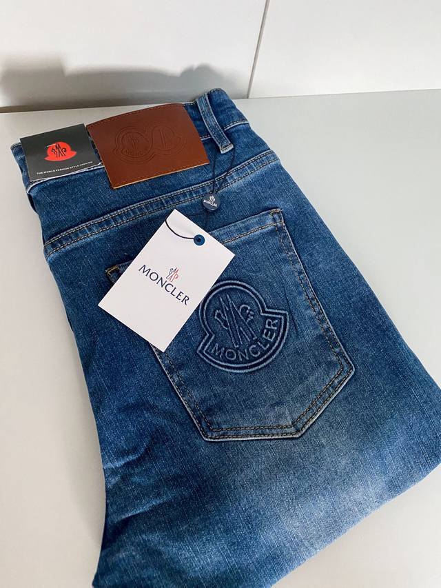 Moncler 25Ss Spring and Summer new men's small straight original jeans Early spr