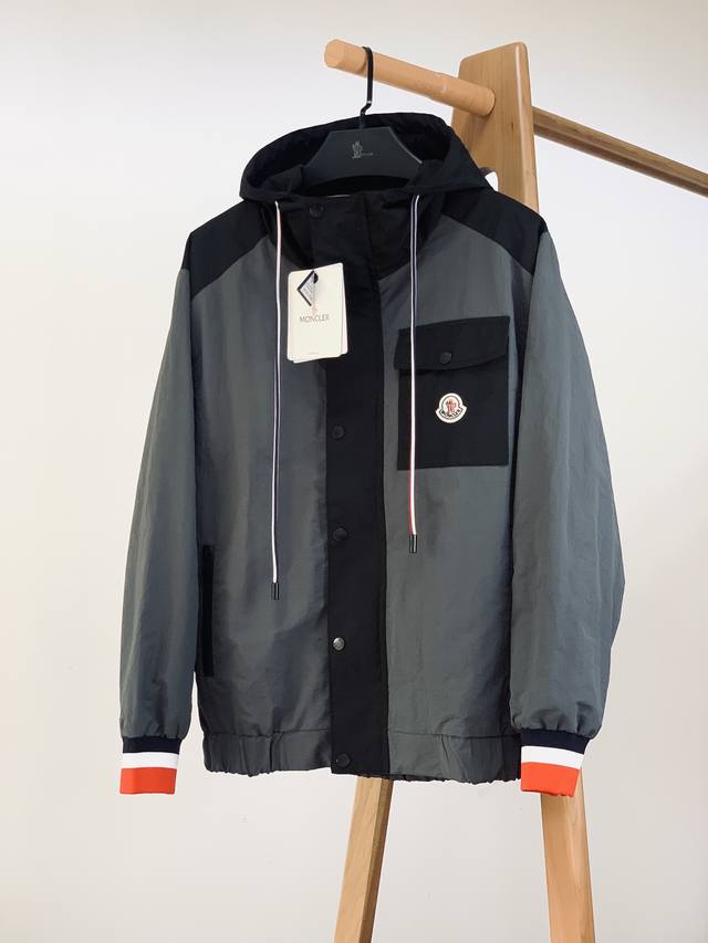 Prada 2025Ss early spring new product hooded jacket, the outer layer of this jac