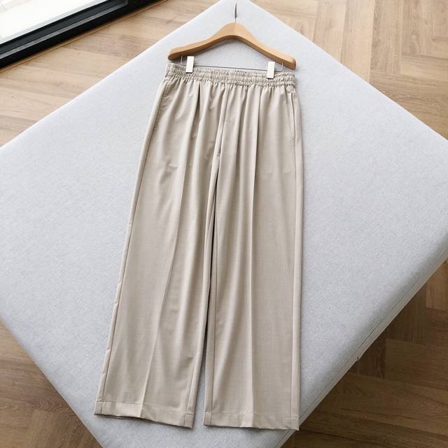 High-end feel~1V apricot men's wool pants The color and style of this pair of pa