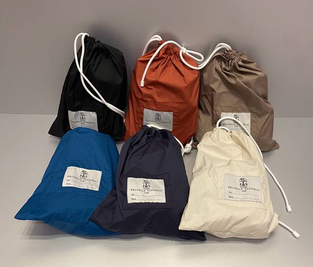 New summer men's beach shorts, each color comes with a cloth bag, lined with ful