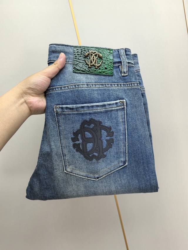 Walter, the latest men's jeans for spring and summer 2025! Heavy-duty washed den