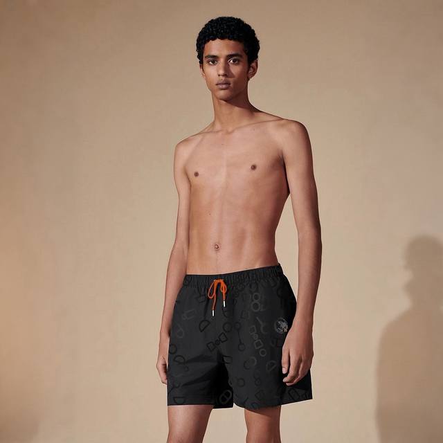 The latest 2025 spring and summer harness embossed men's casual shorts from Aima