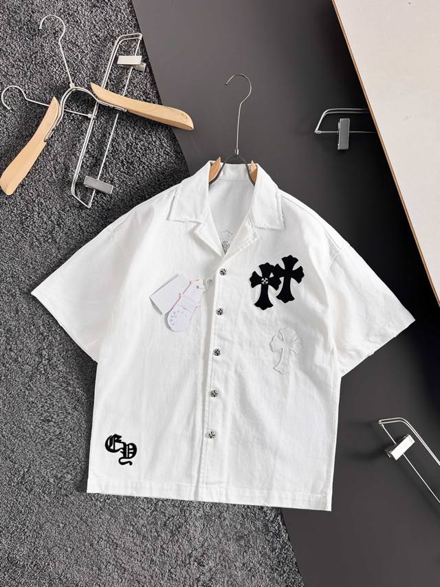 Chrome * Chrome Hearts leather cross is a fashionable item that catches your eye