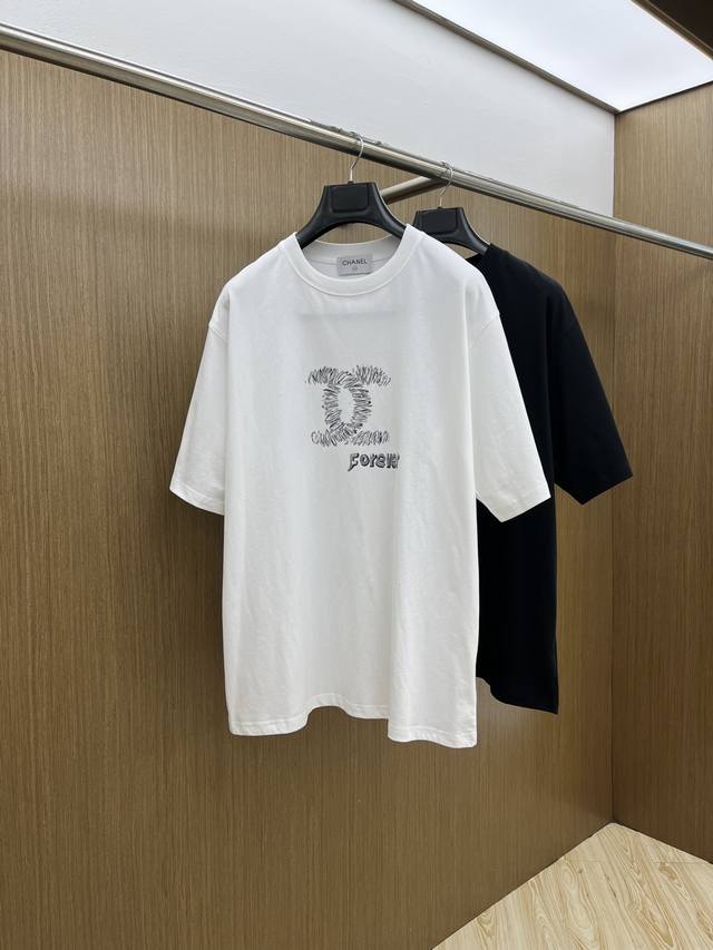 New Chanel 2540Fw Spring and Summer new round neck base outerwear T-shirt, three