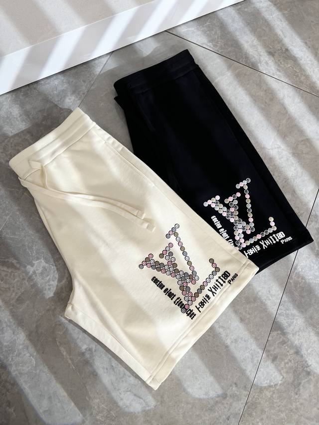 Louis Vuit*On 2025 Spring and Summer Unisex Logo Casual Shorts. The new 2025 Uni