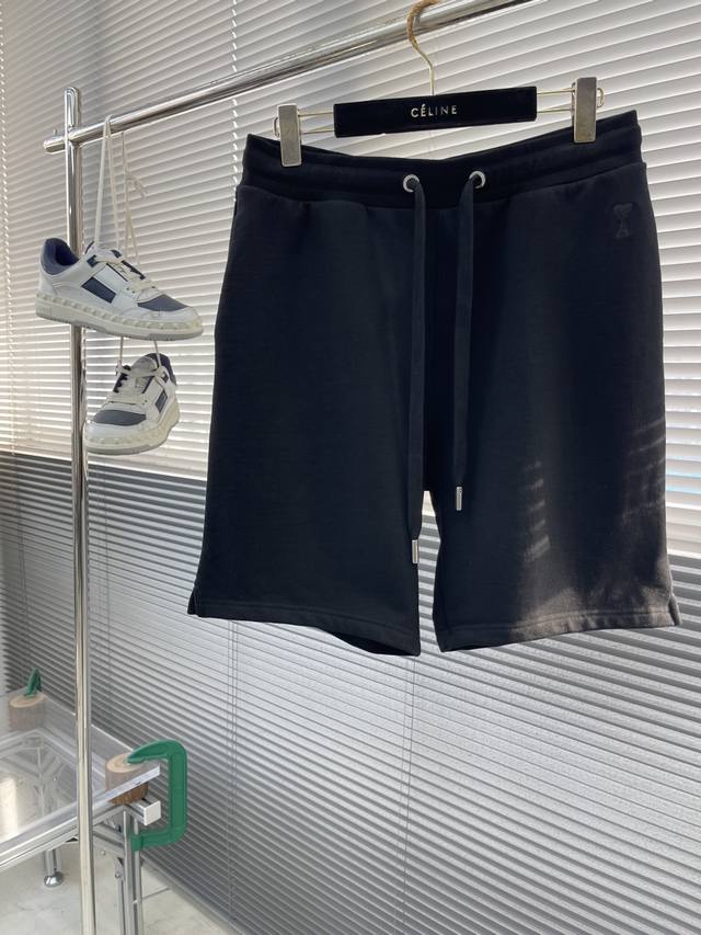 Ami Paris heart embroidered shorts Customized luxury terry sweatpants with a ful