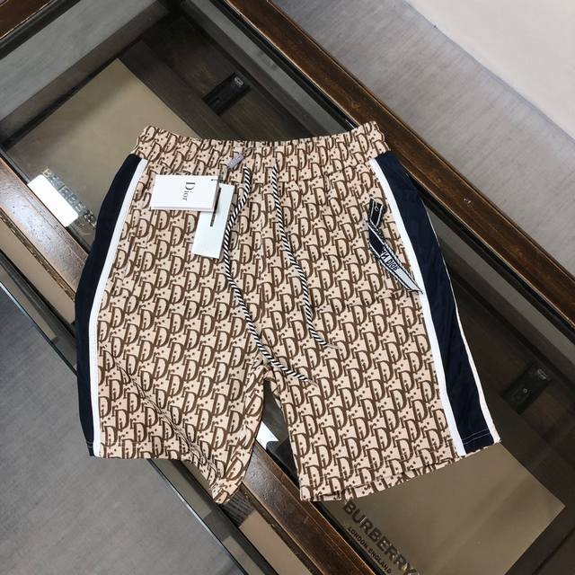 Cdior Dior's latest 25-year-old full-print logo shorts! Undoubtedly a popular st