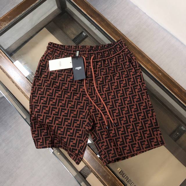 Cfendi Fendi's latest 25-year full-print logo shorts! Undoubtedly a popular stre