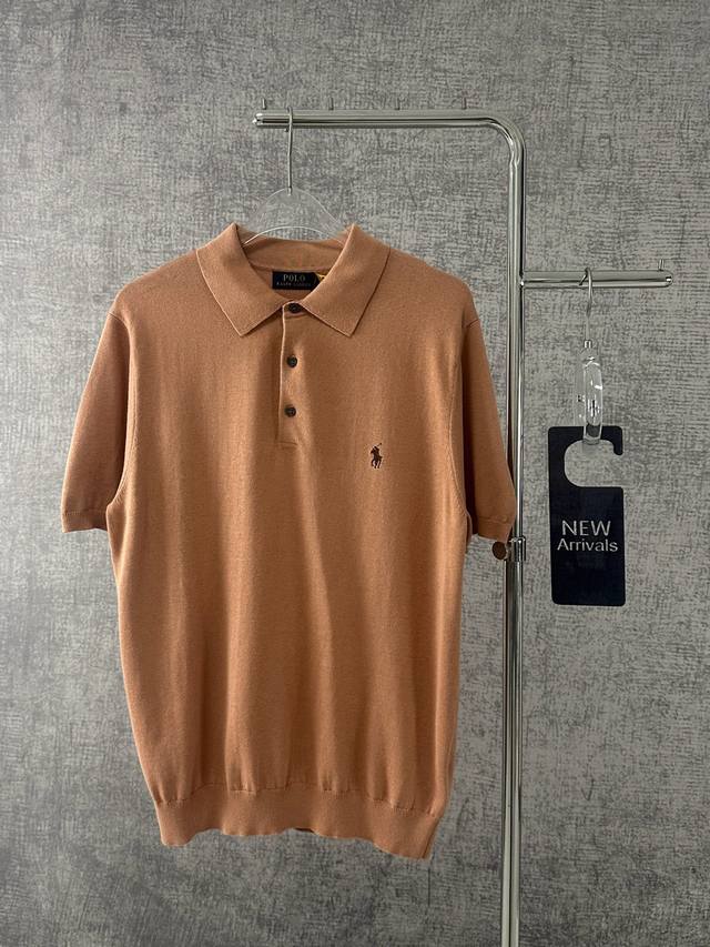 Ralph Lauren Men's Knitted Polo Shirt This Ralph Lauren Polo Shirt is simple yet