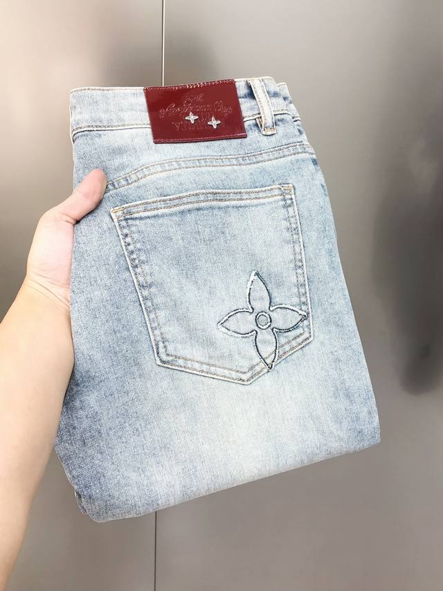 Lv Louis Vuitton 2025 spring and summer new men's slim-fit jeans, official websi