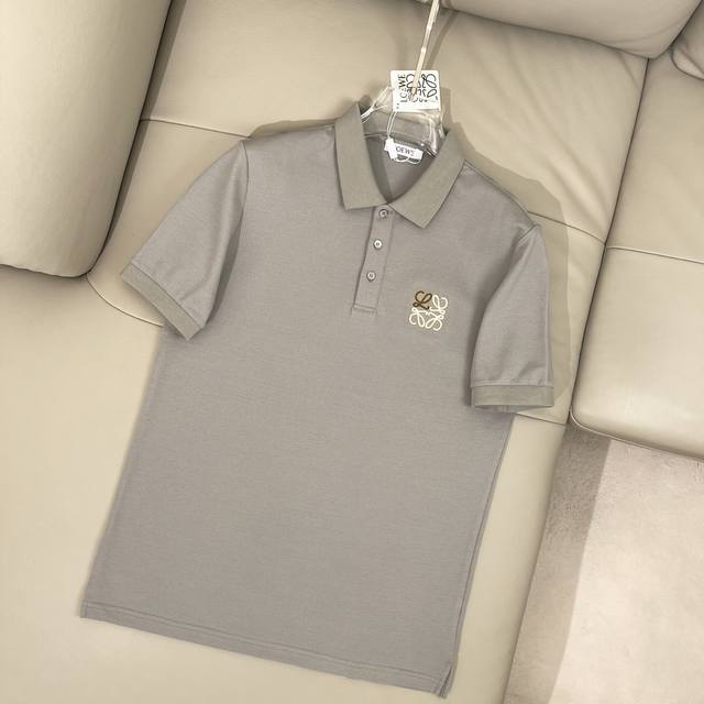 Loewe Polo Small 4L Logo embroidered on the chest Basic style that is timeless a