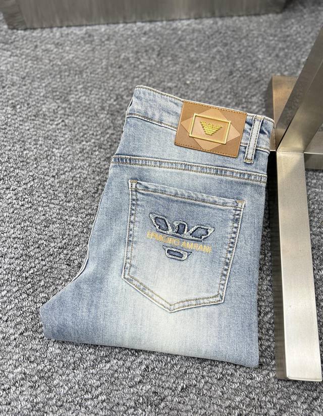 Arm* Armani Ss25 Spring and Summer new men's jeans with good elasticity. Exclusi